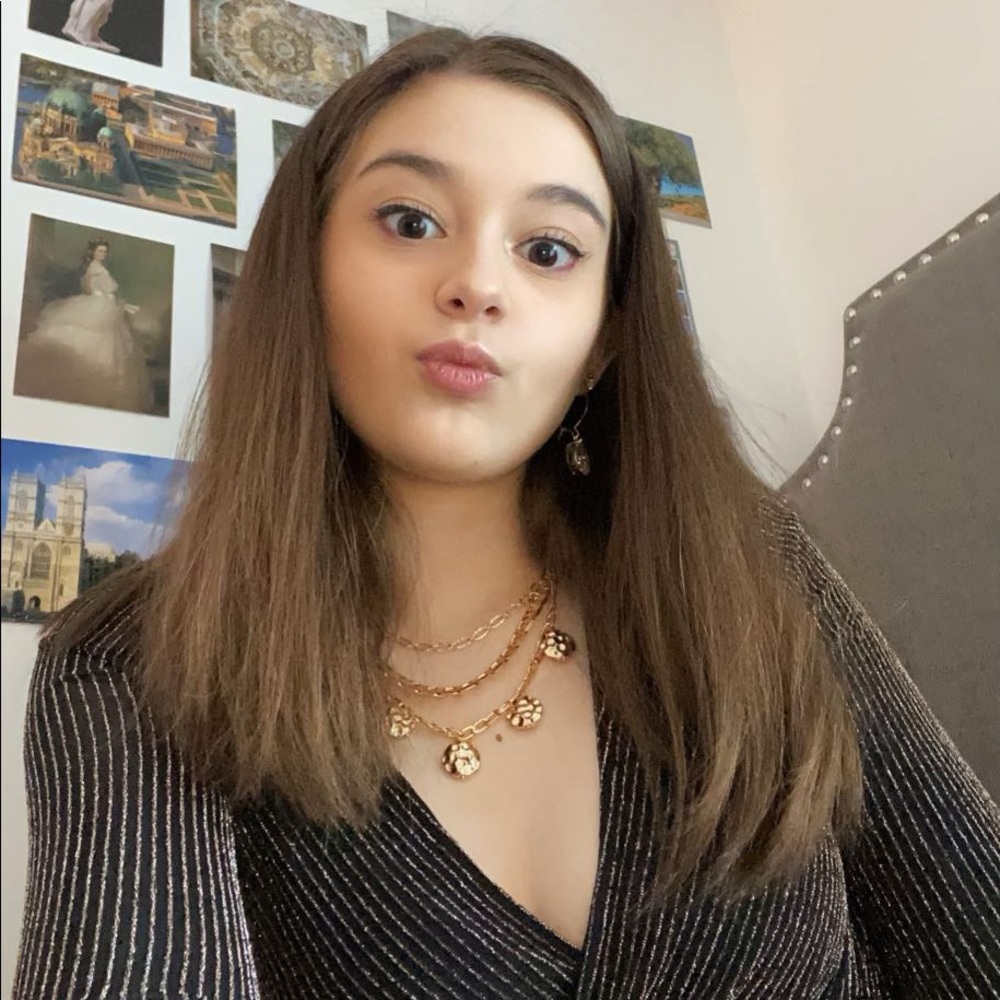 Meet your Posher, Emily